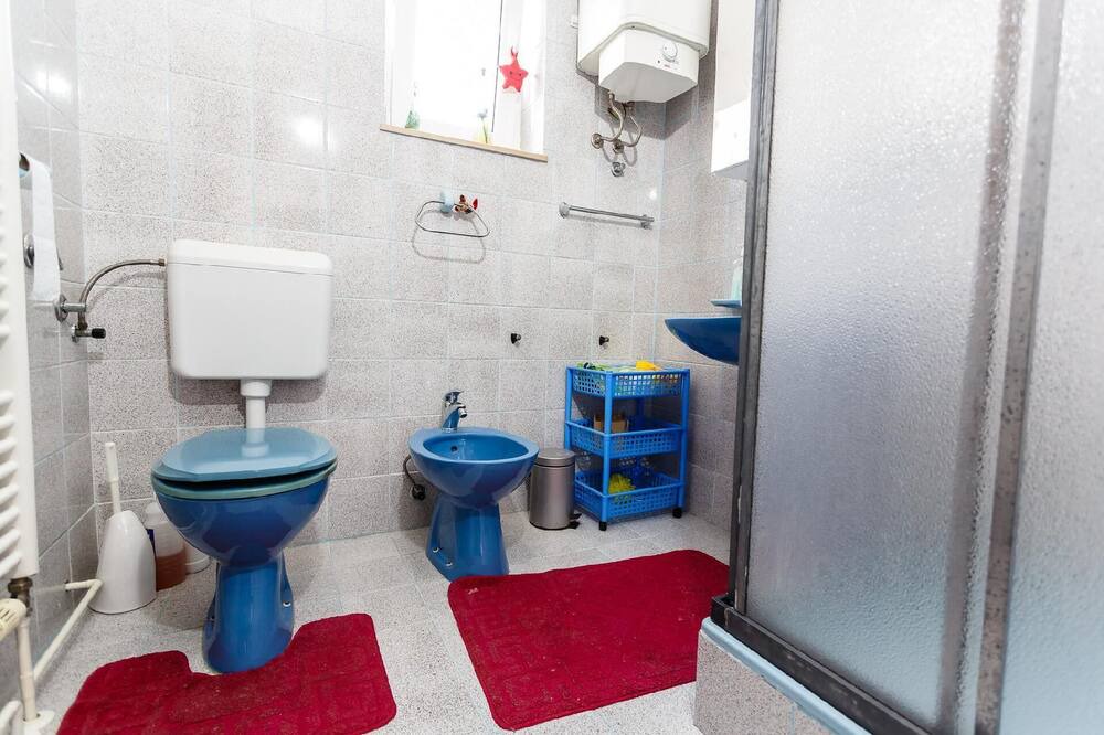 Photo of Bathroom in Salatic
