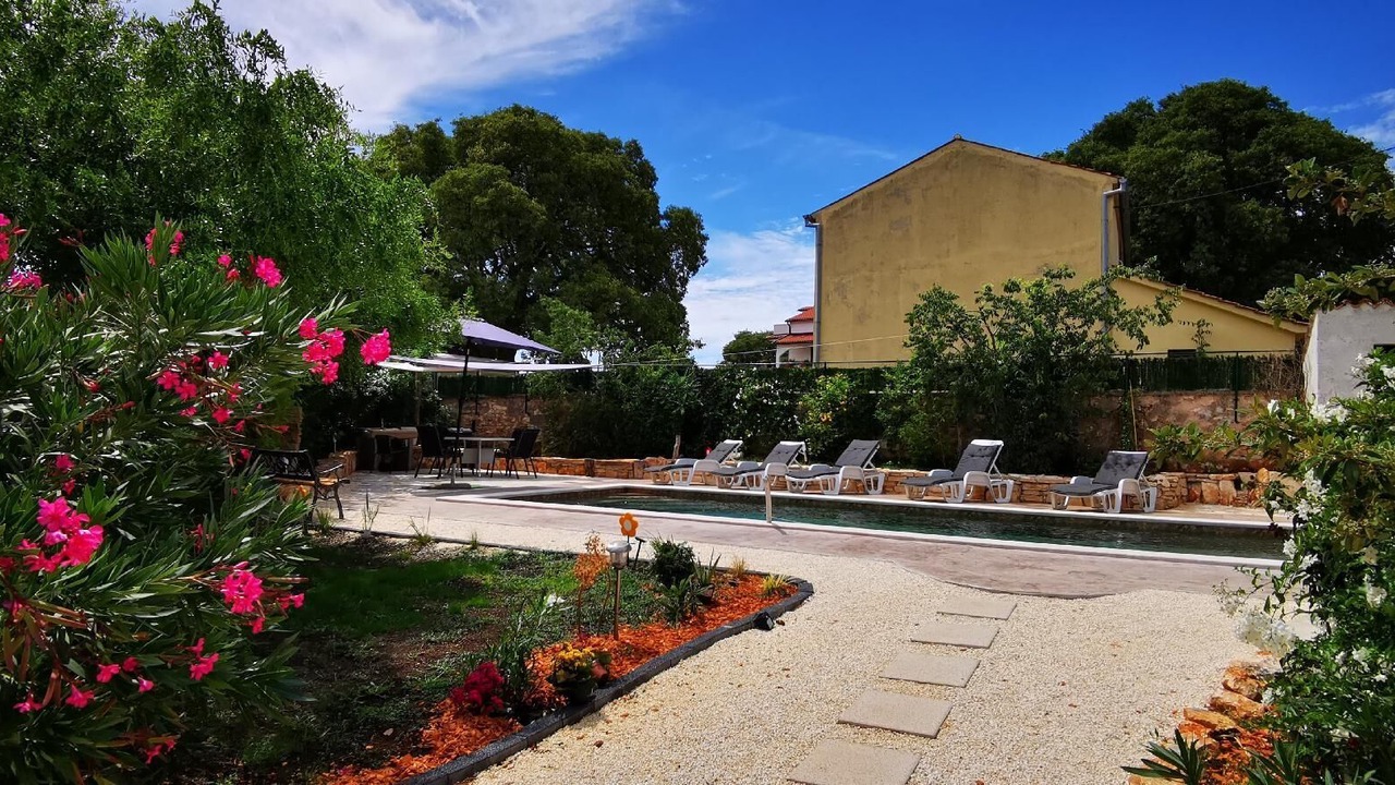 Photo of Outdoor in Muntic