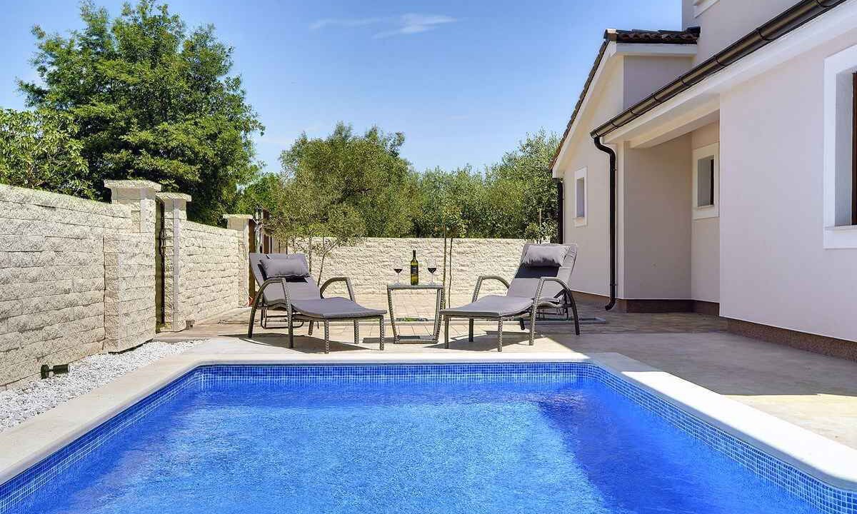 Photo of Outdoor in Mali Vareski