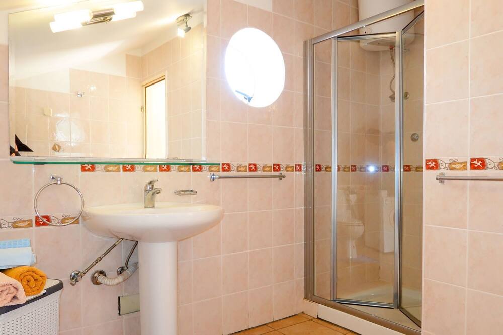Photo of Bathroom in Porozina