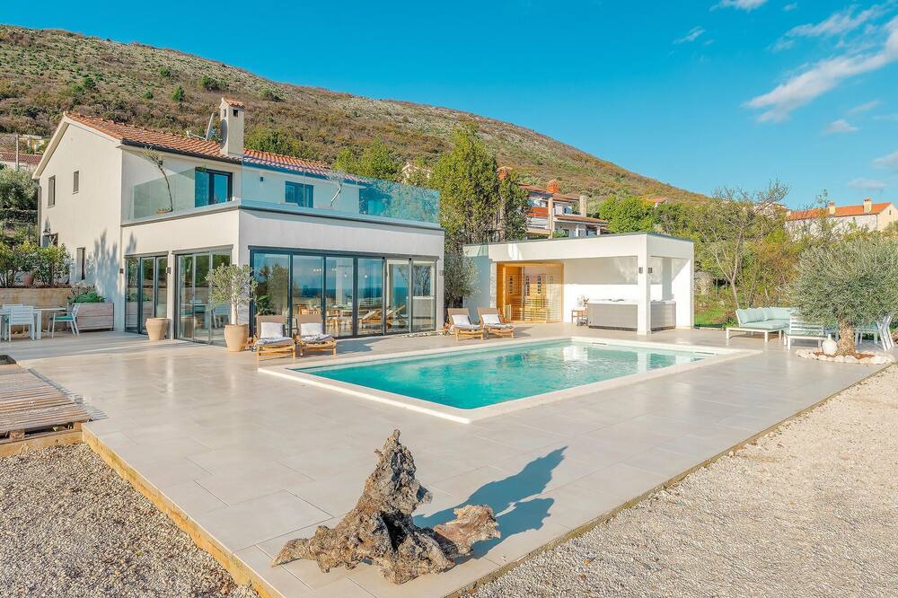 Photo of Outdoor in Ravni