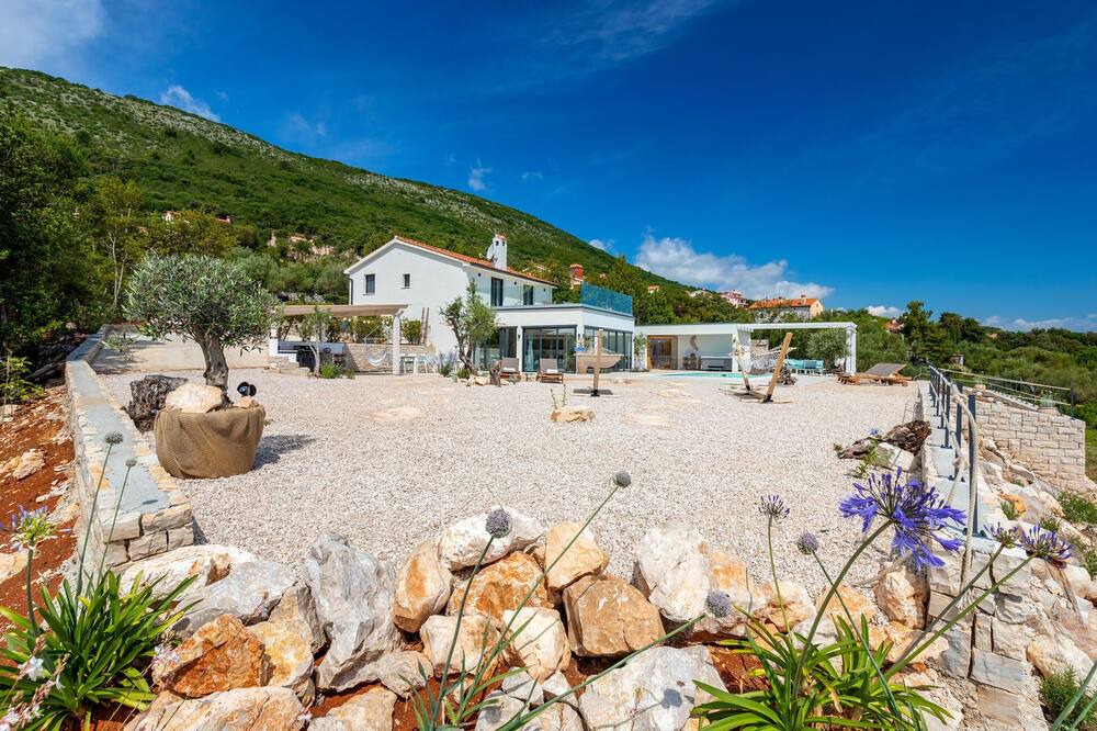 Photo of Outdoor in Ravni
