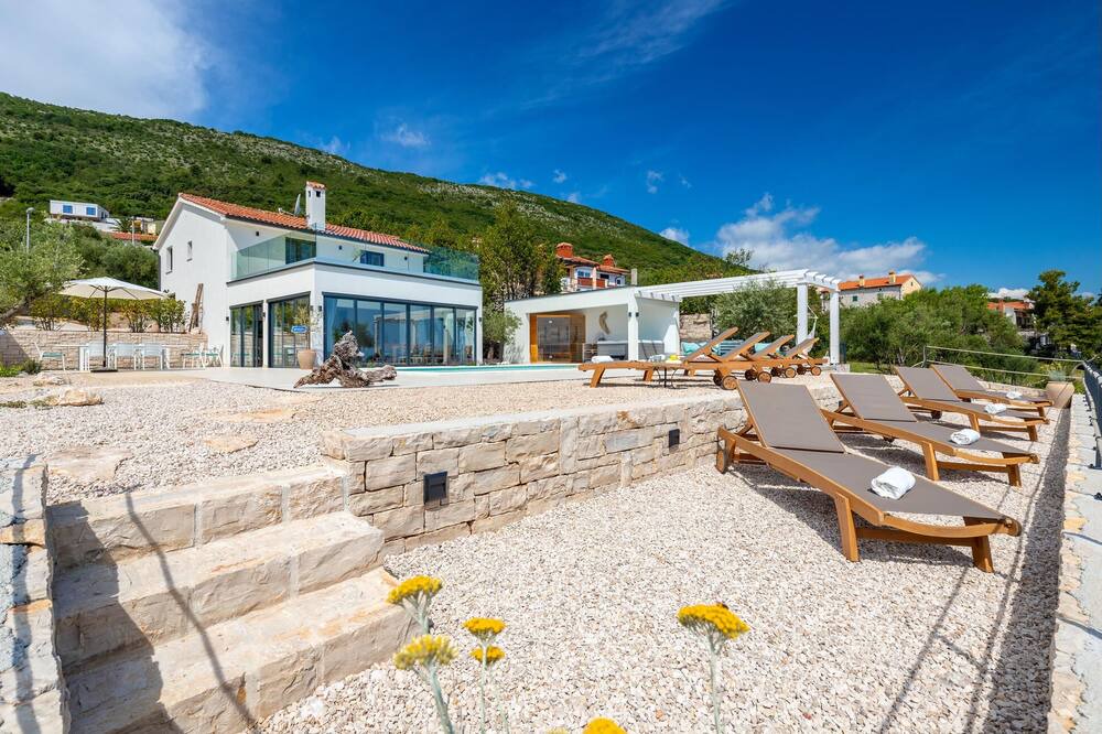 Photo of Outdoor in Ravni