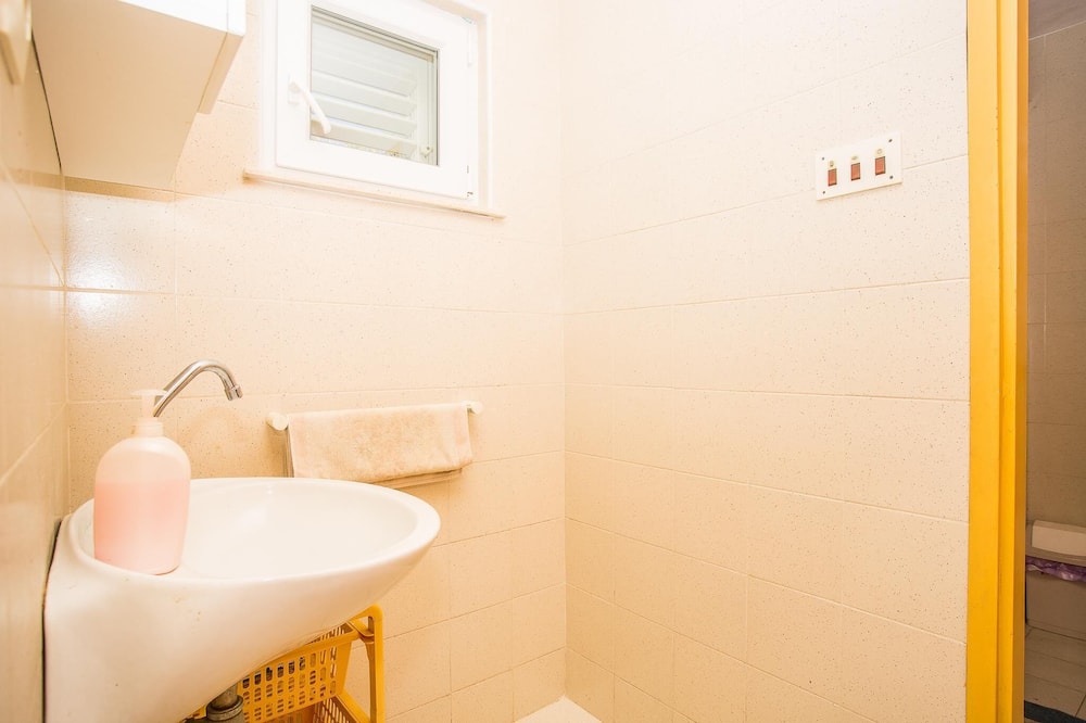 Photo of Bathroom in Potirna