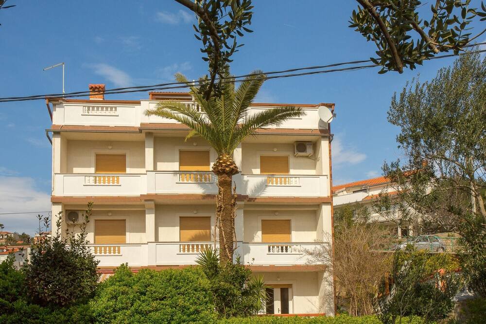 Photo of Outdoor in Banjol