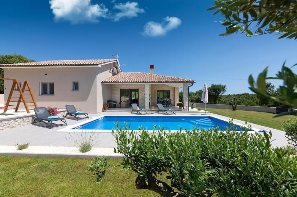 Photo of Outdoor in Belavici