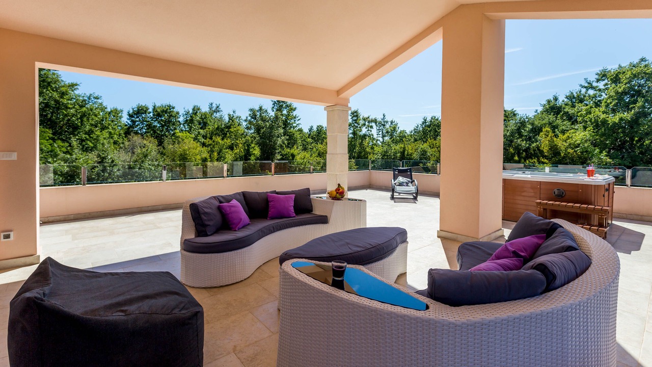 Photo of Patio Balcony in Belavici