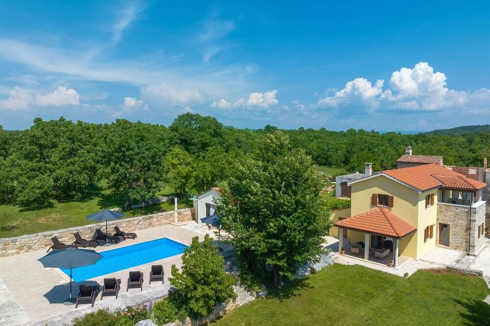 Photo of Outdoor in Makovci