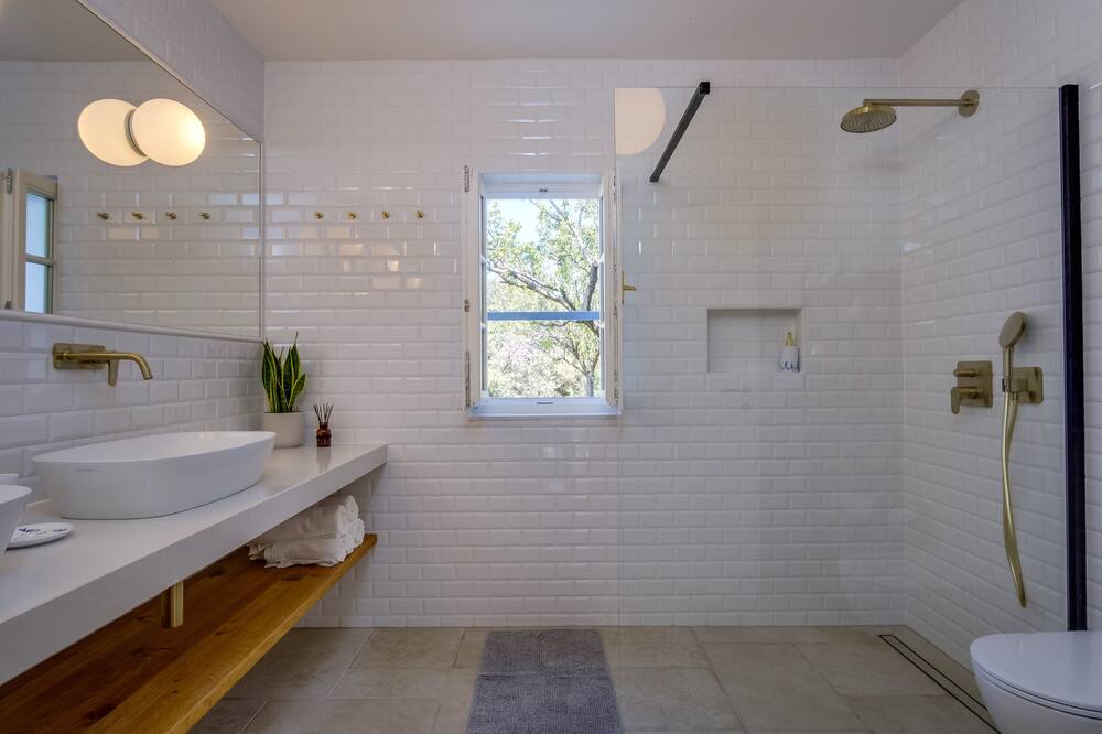 Photo of Bathroom in Nerezine