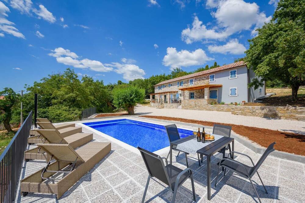 Photo of Outdoor in Cepic