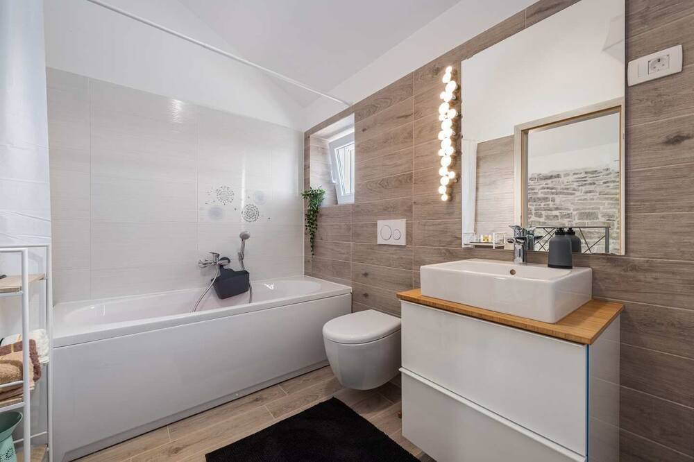 Photo of Bathroom in Cepic
