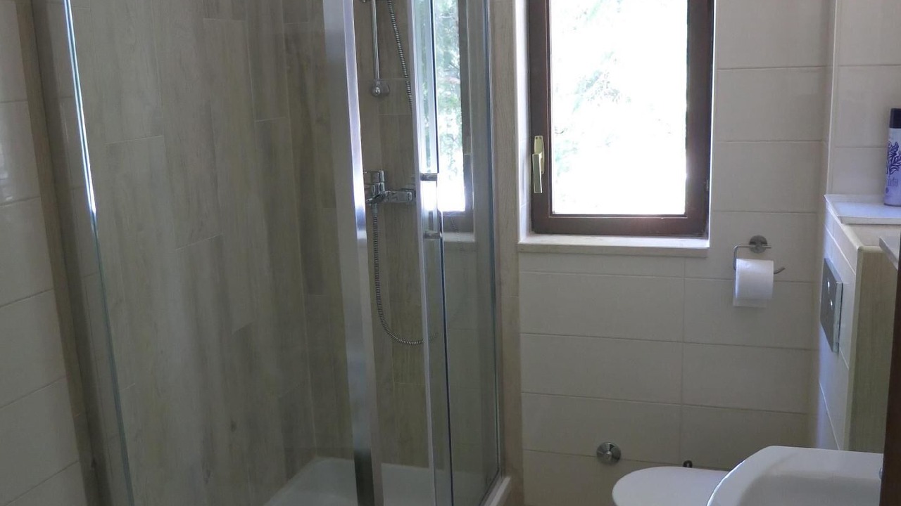 Photo of Bathroom in Porat