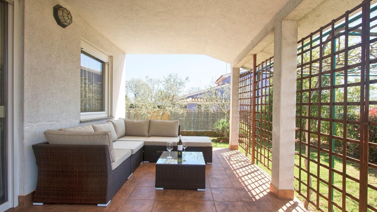 Photo of Patio Balcony in Loborika