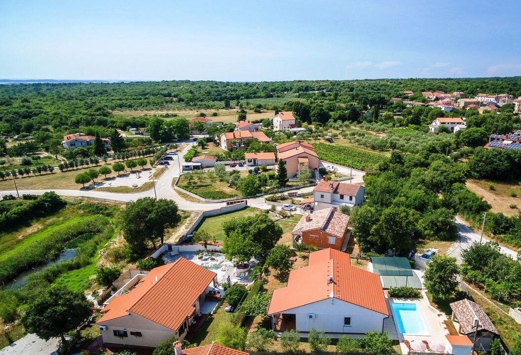 Photo of Outdoor in Loborika