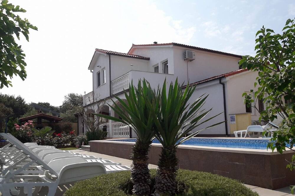 Photo of Outdoor in Kavran