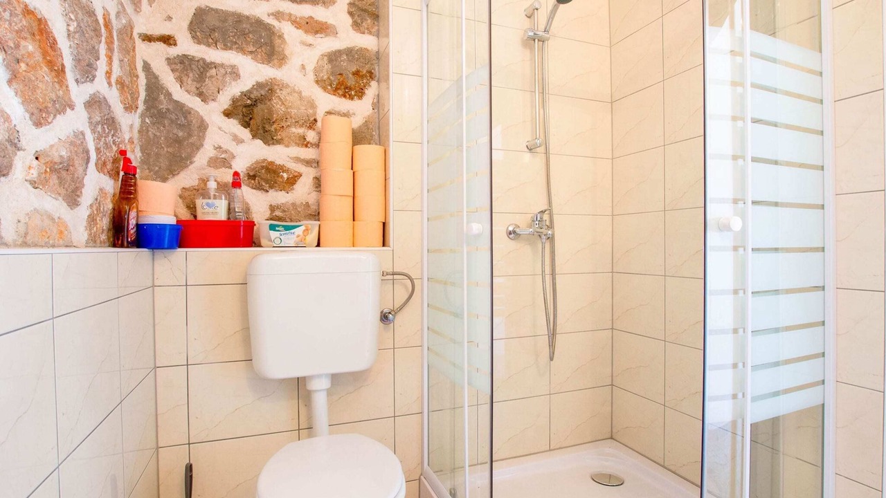 Photo of Bathroom in Seline