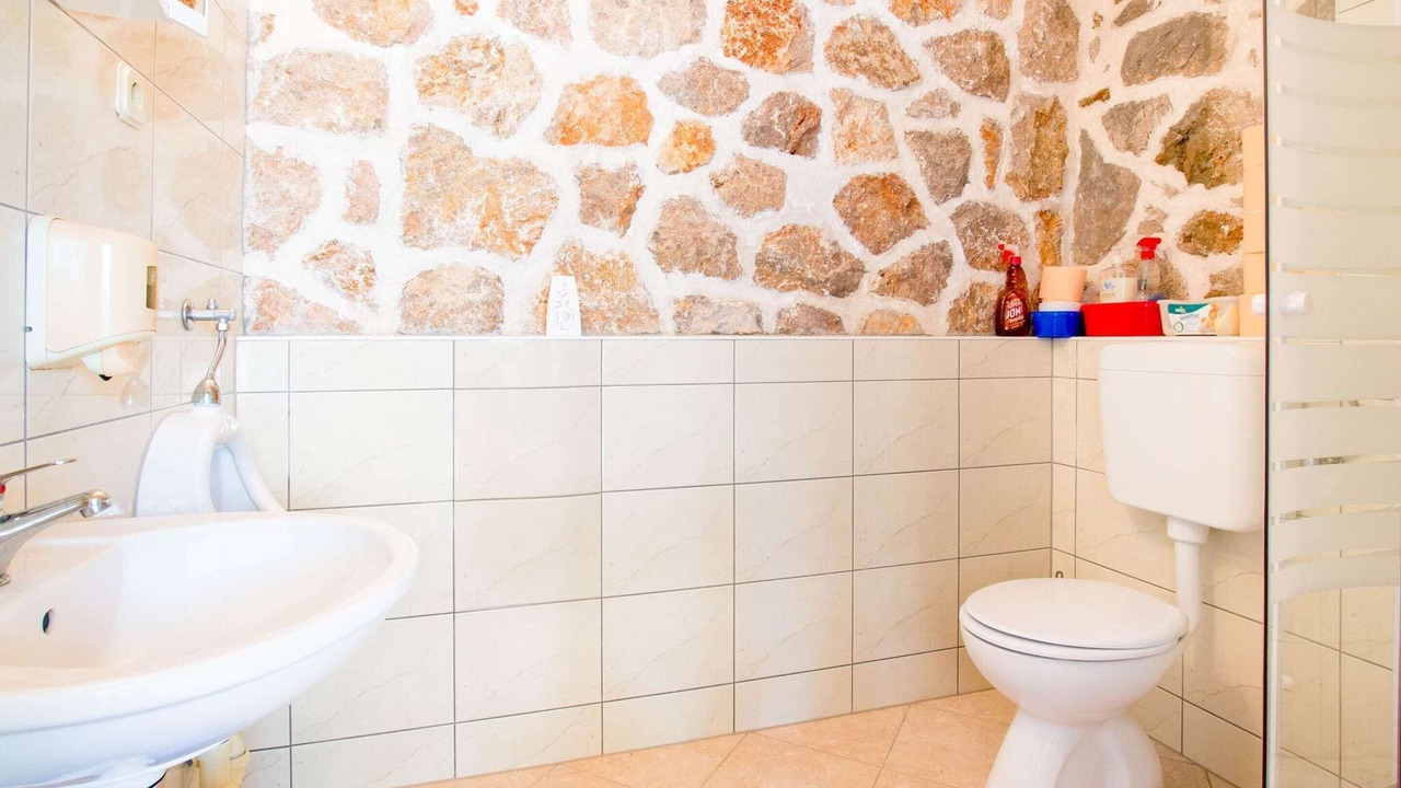 Photo of Bathroom in Seline