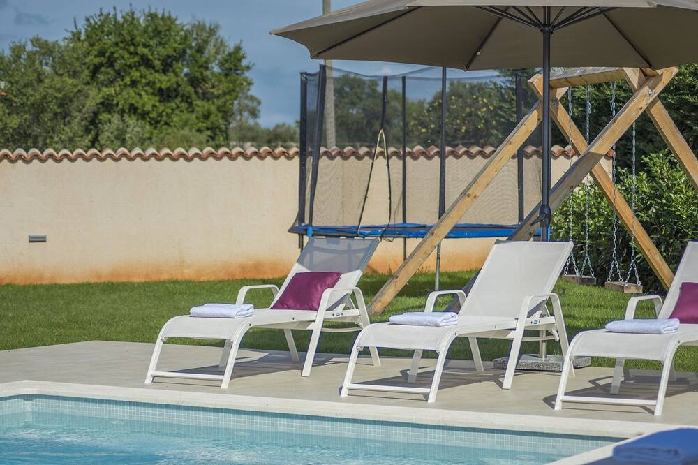 Photo of Patio Balcony in Loborika