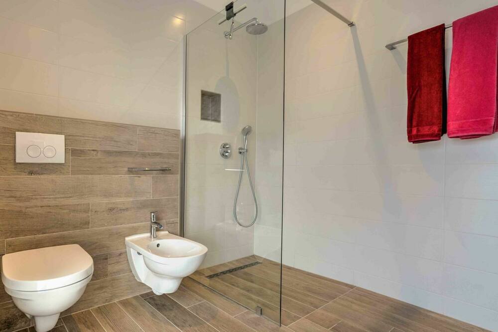 Photo of Bathroom in Pobri