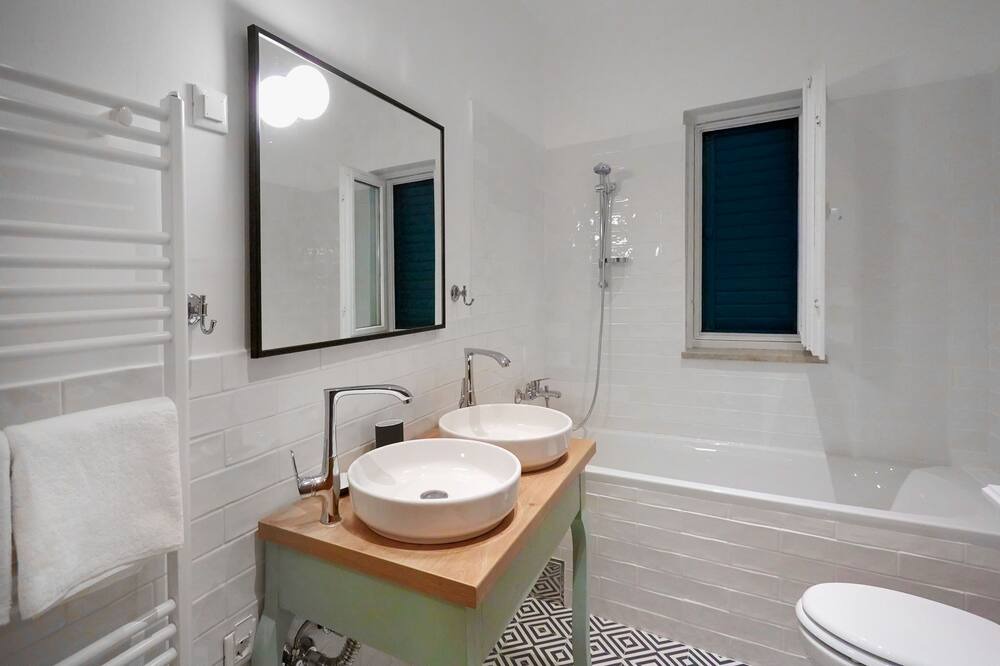 Photo of Bathroom in Garica