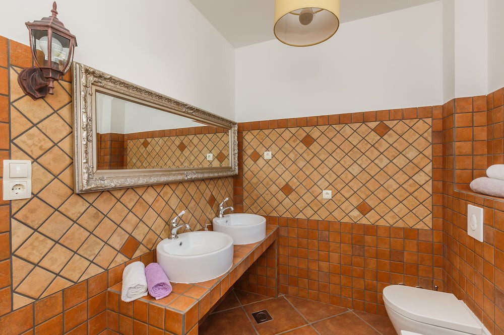 Photo of Bathroom in Marina