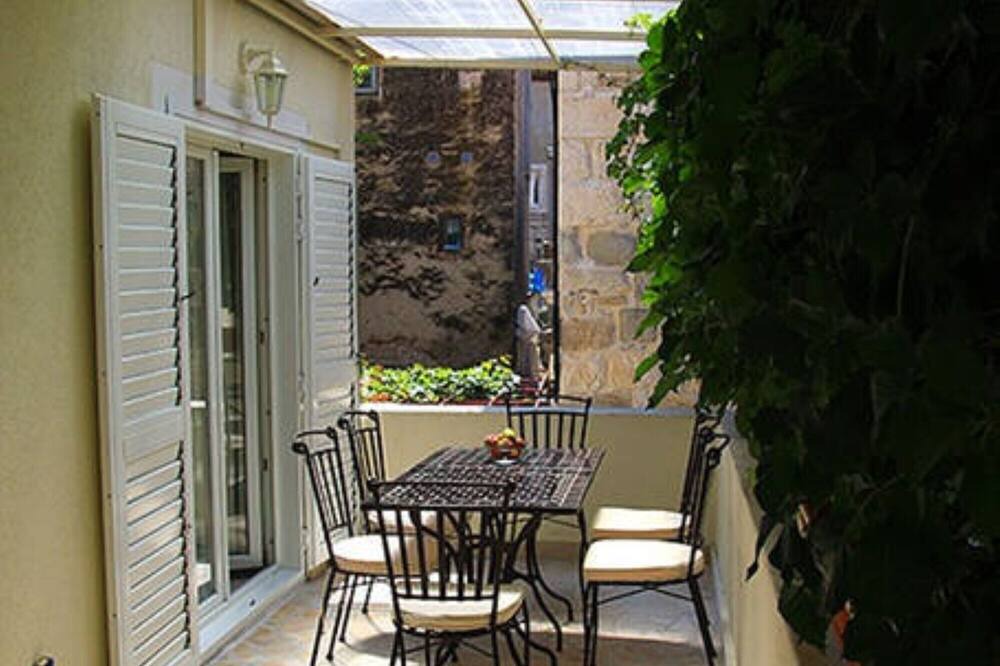 Photo of Patio Balcony in Borak