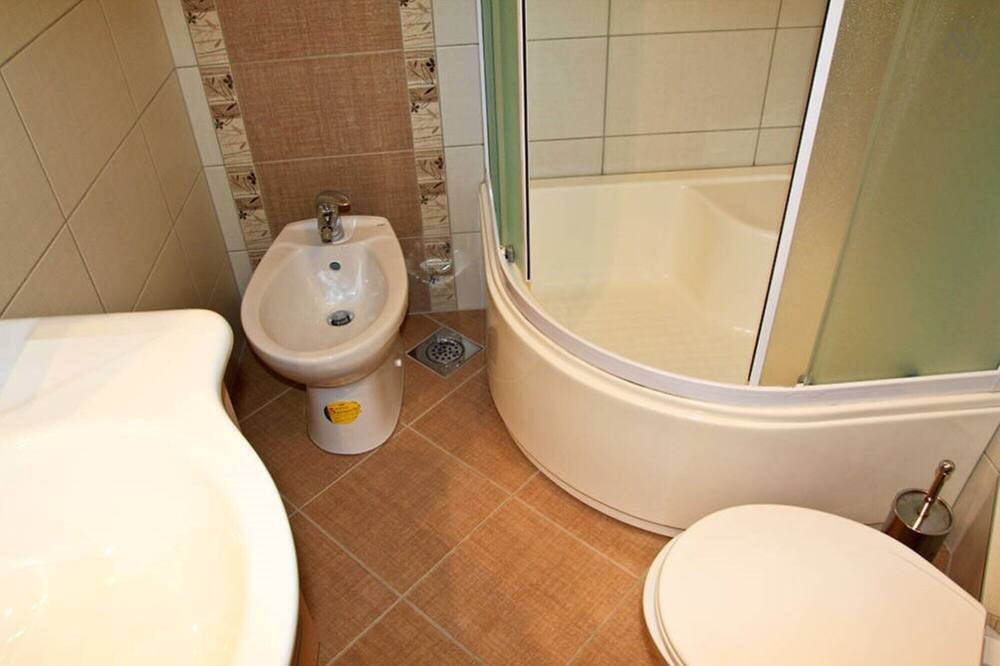 Photo of Bathroom in Borak