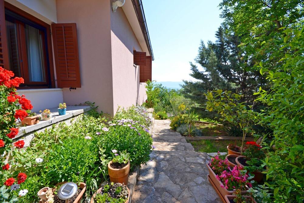 Photo of Outdoor in Ravni