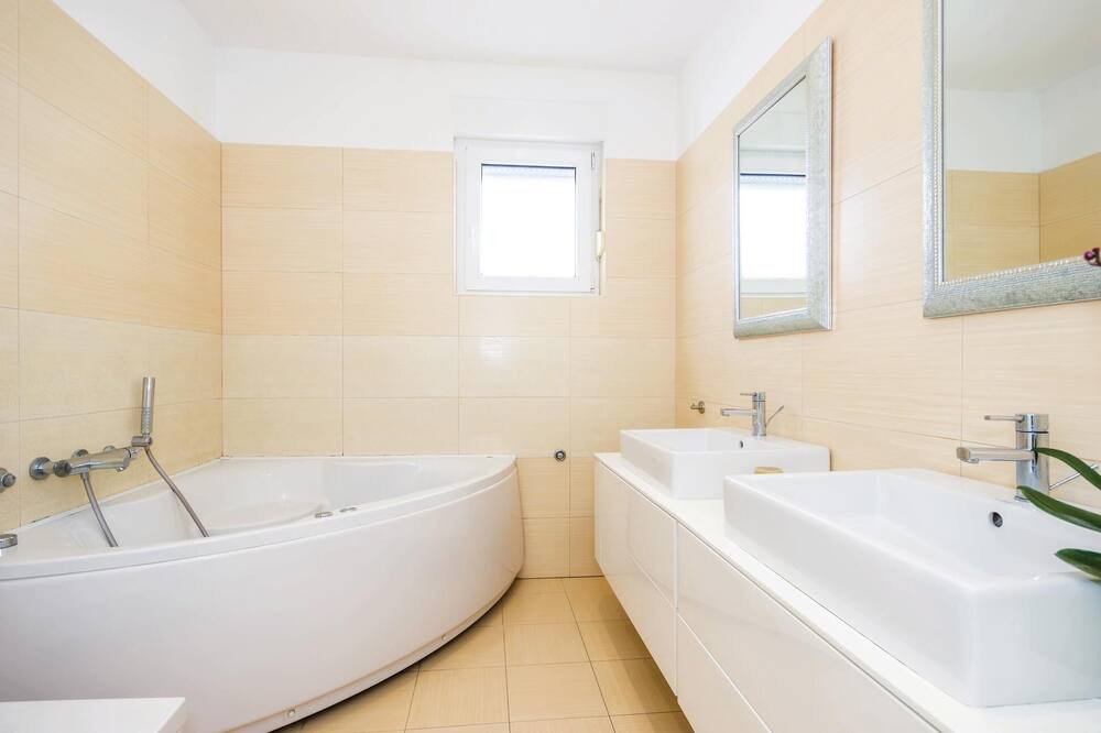 Photo of Bathroom in Volosko