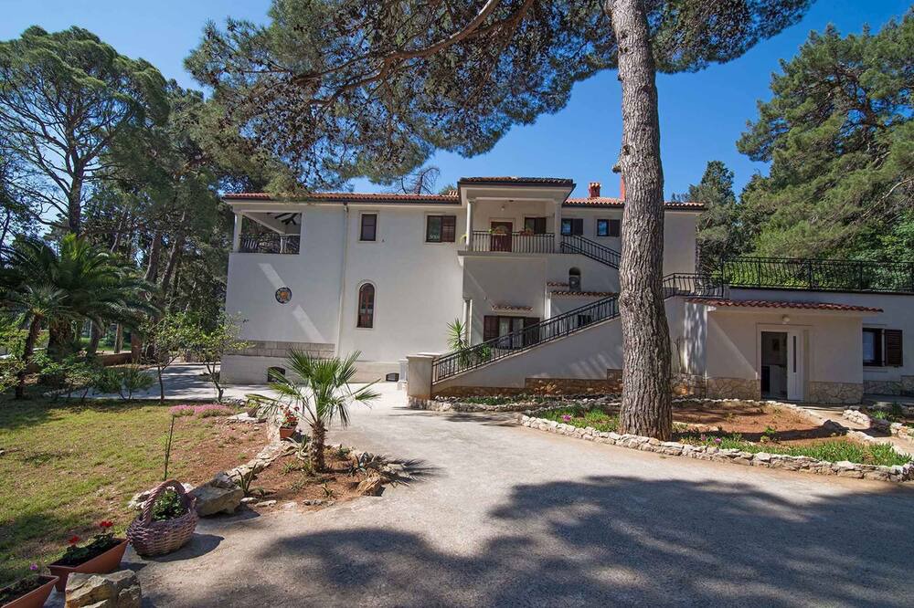 Photo of Outdoor in Cove Murtar
