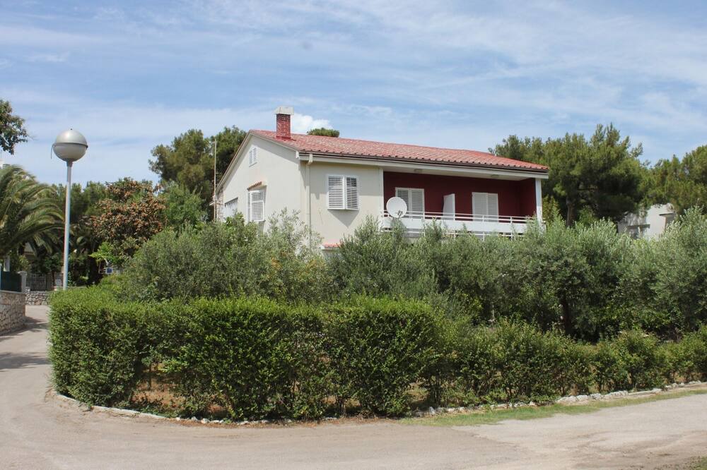 Photo of Outdoor in Cove Murtar