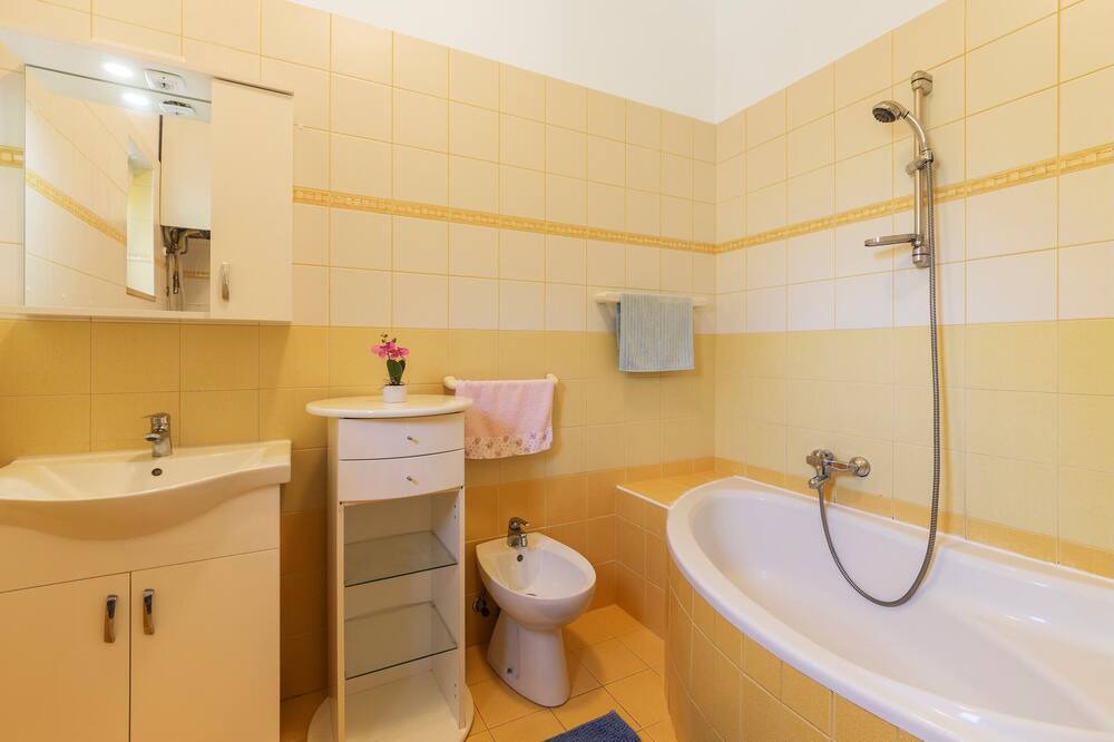 Photo of Bathroom in Vinkuran