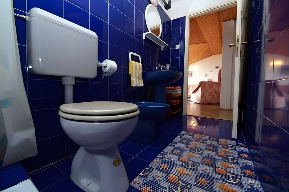 Photo of Bathroom in Cove Murtar