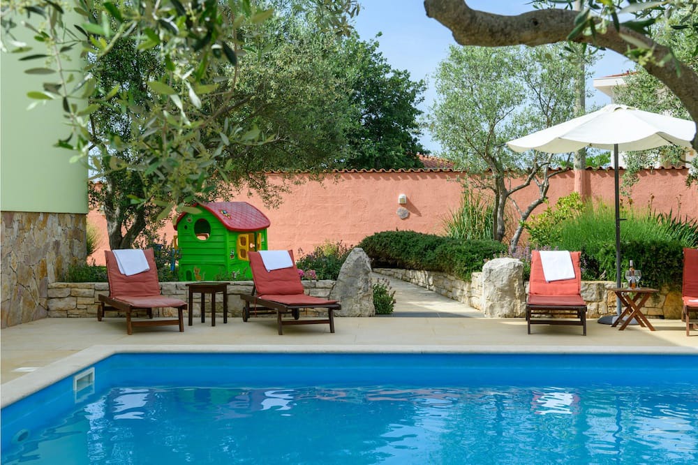 Photo of Outdoor in Mali Vareski