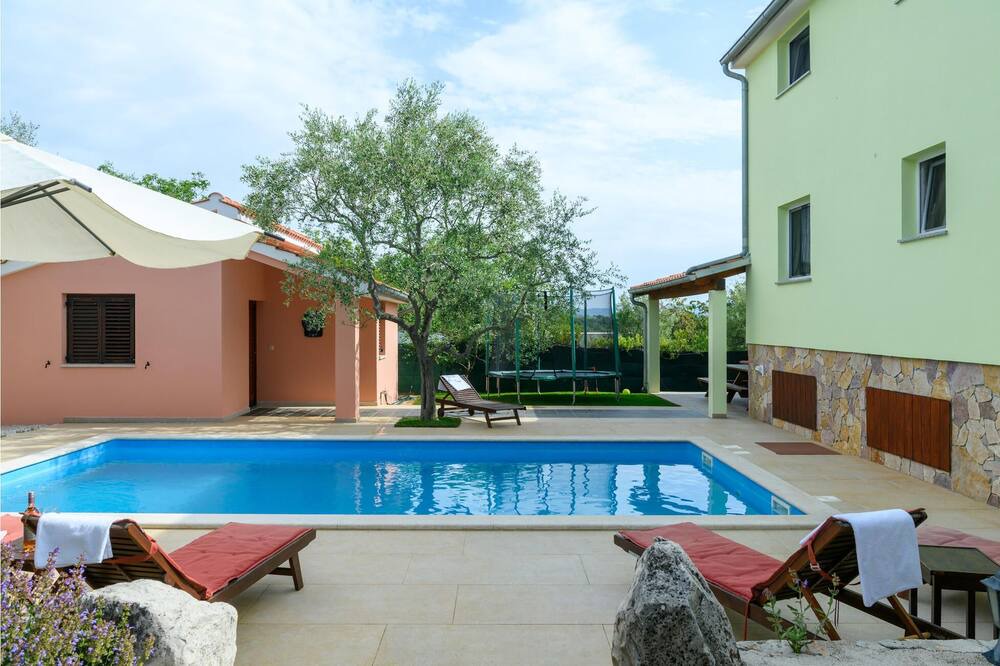 Photo of Outdoor in Mali Vareski