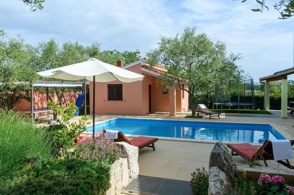 Photo of Outdoor in Mali Vareski