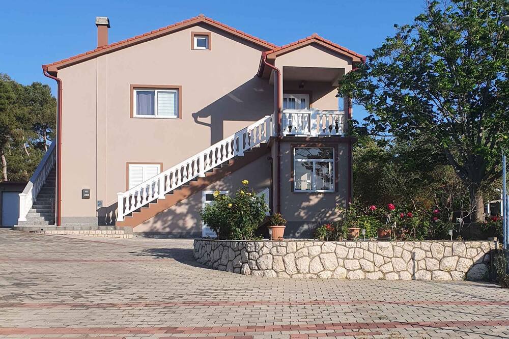 Photo of Outdoor in Mundanije