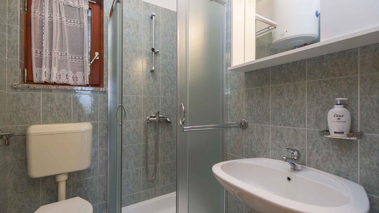 Photo of Bathroom in Plomin