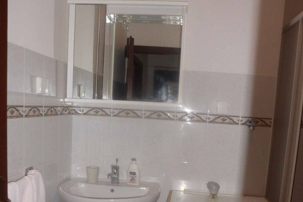 Photo of Bathroom in Mali Vareski