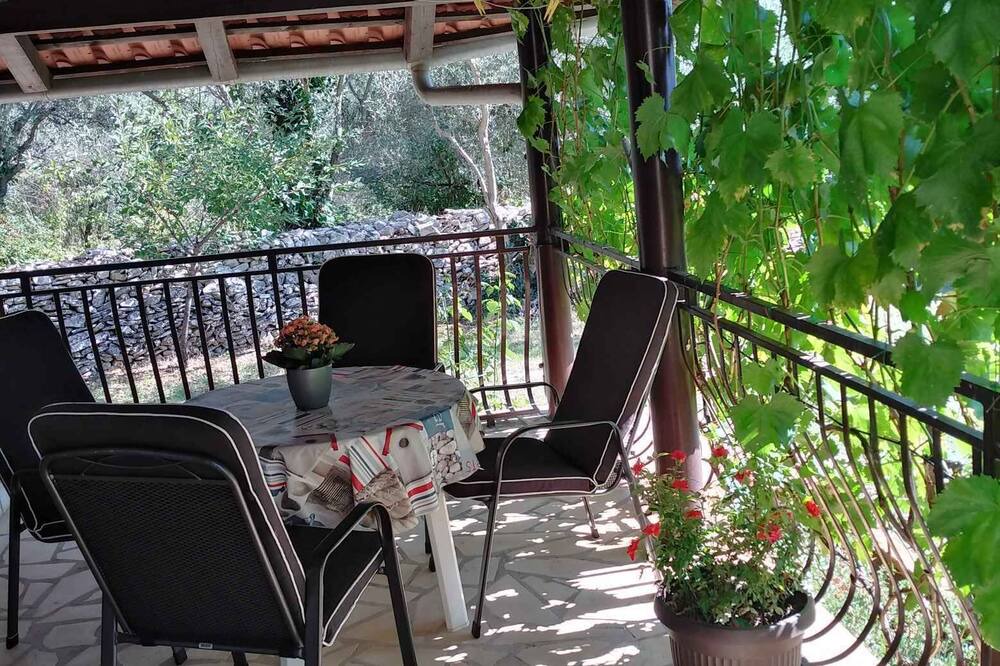 Photo of Patio Balcony in Mali Vareski
