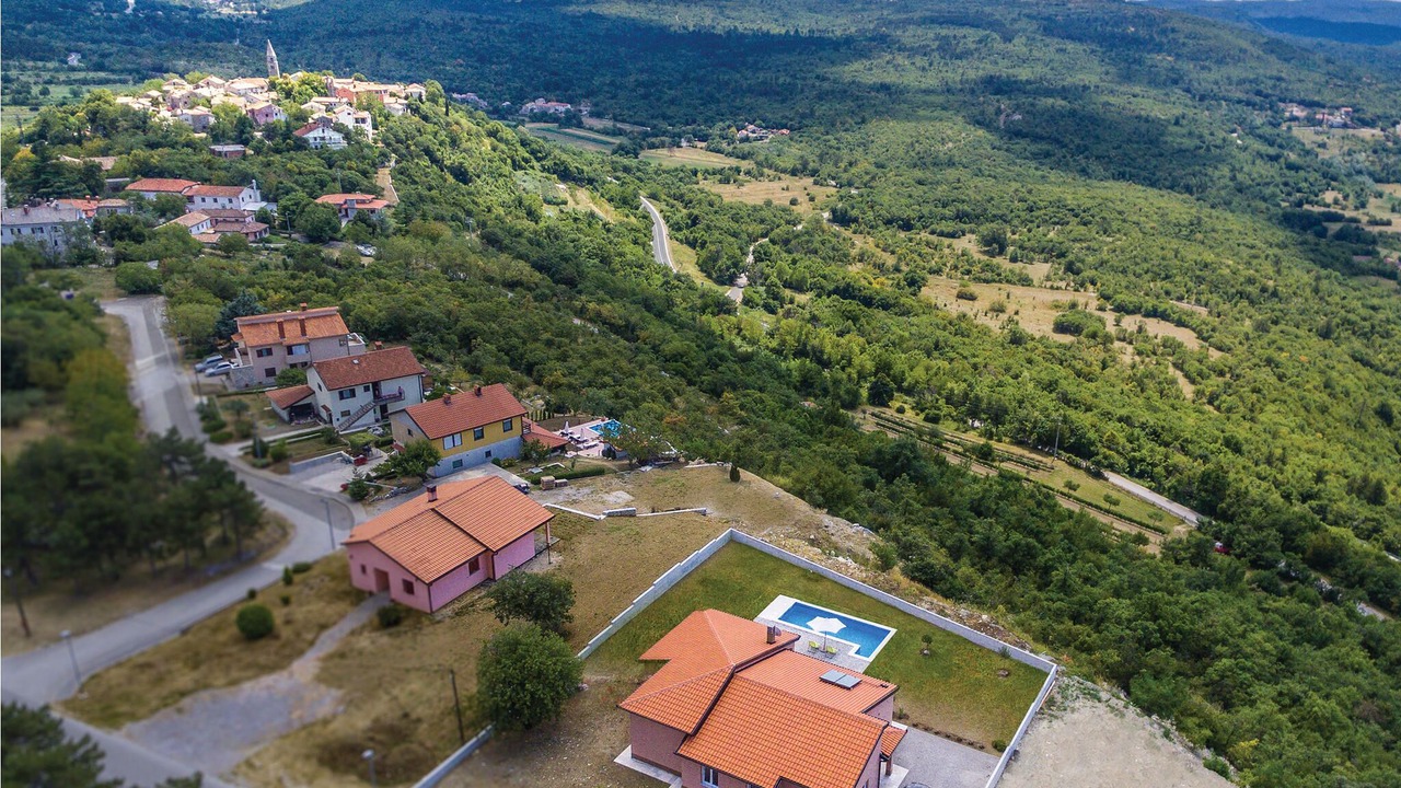 Photo of Outdoor in Ciritez