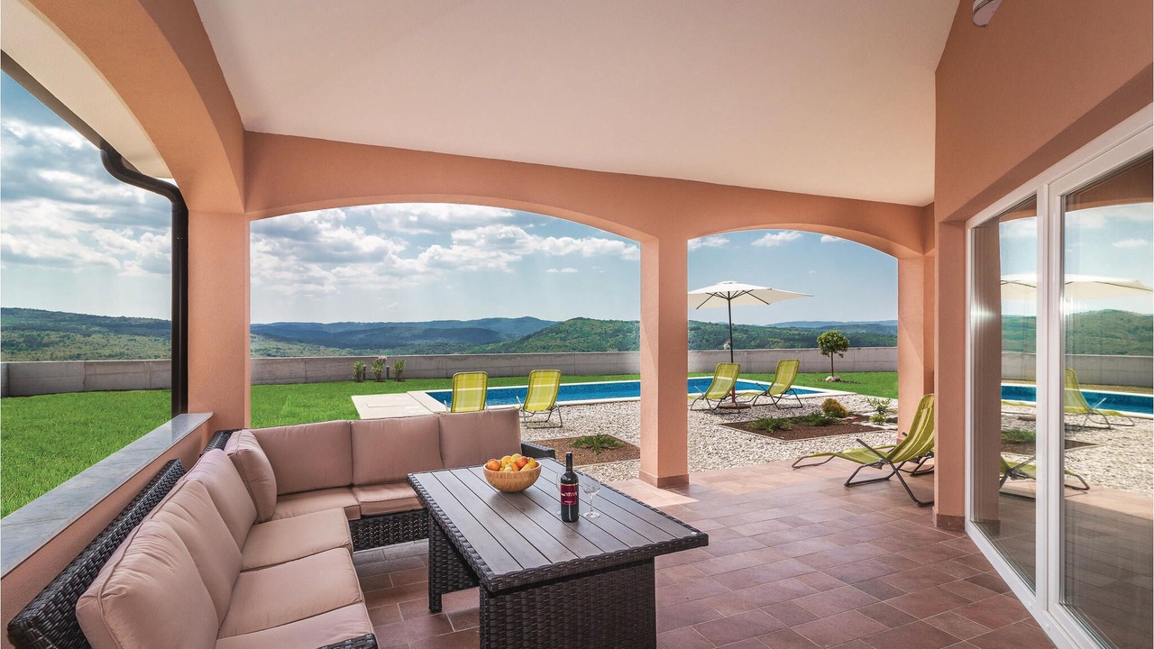 Photo of Patio Balcony in Ciritez