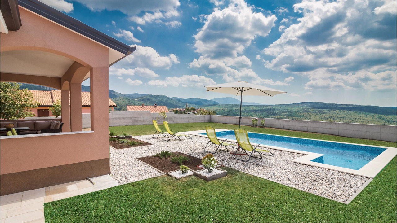 Photo of Outdoor in Ciritez
