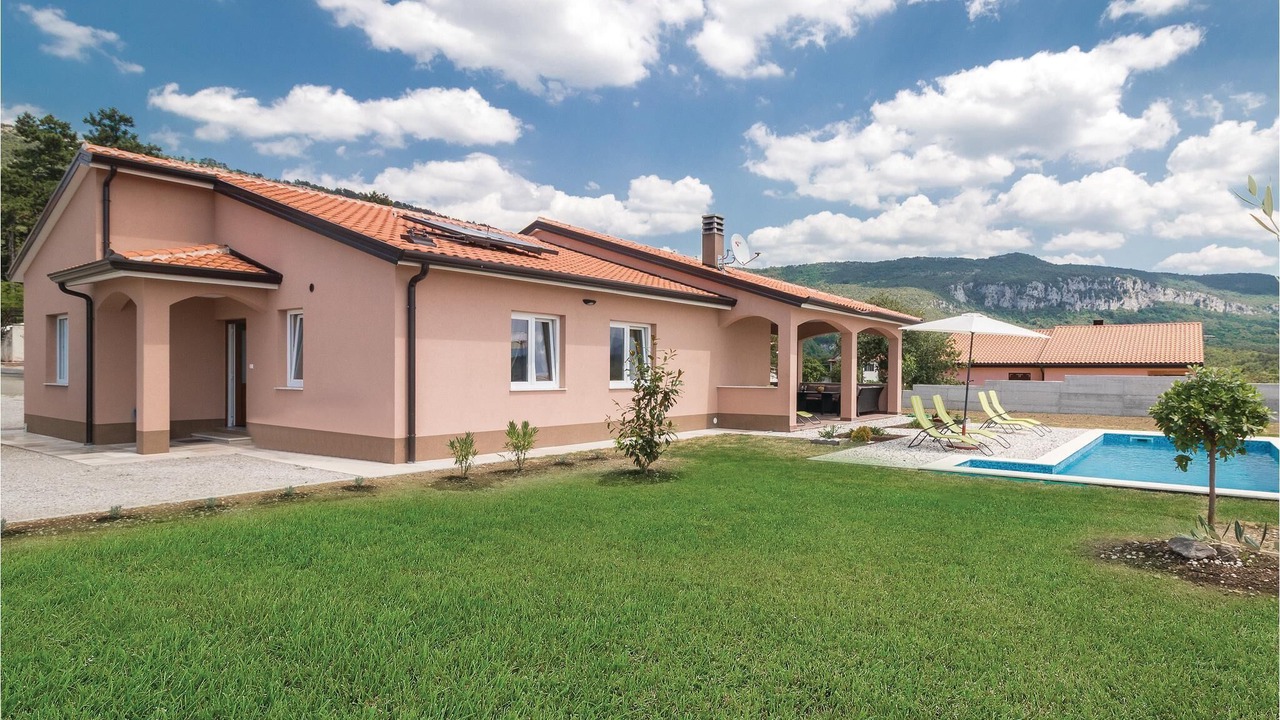 Photo of Outdoor in Ciritez