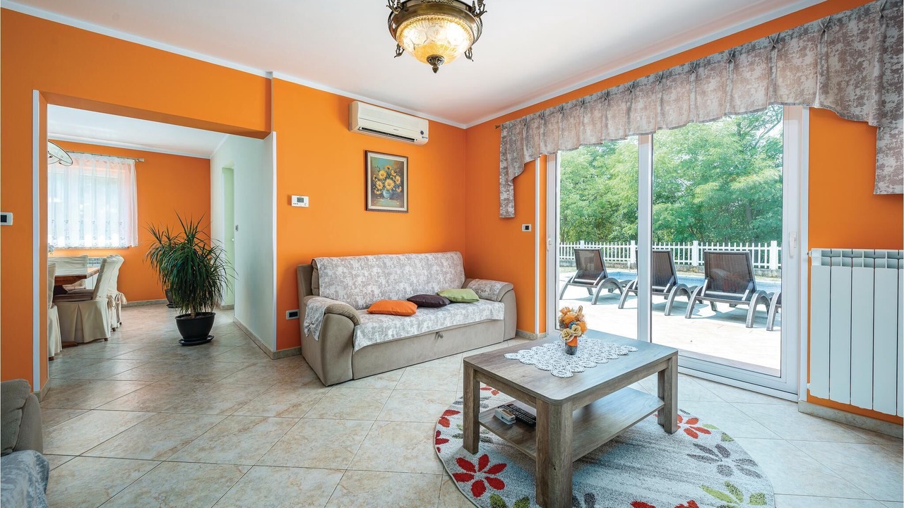 Photo of Livingroom in Vinez