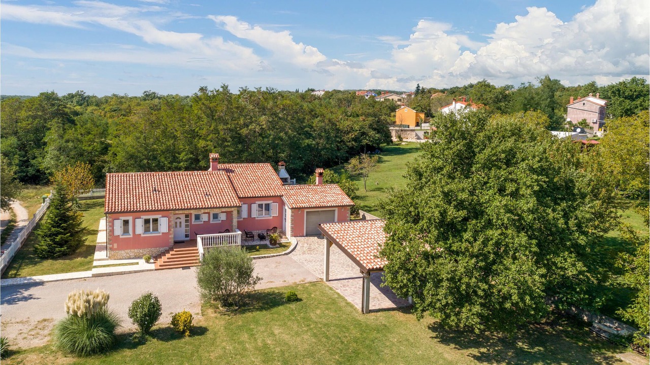 Photo of Outdoor in Vinez
