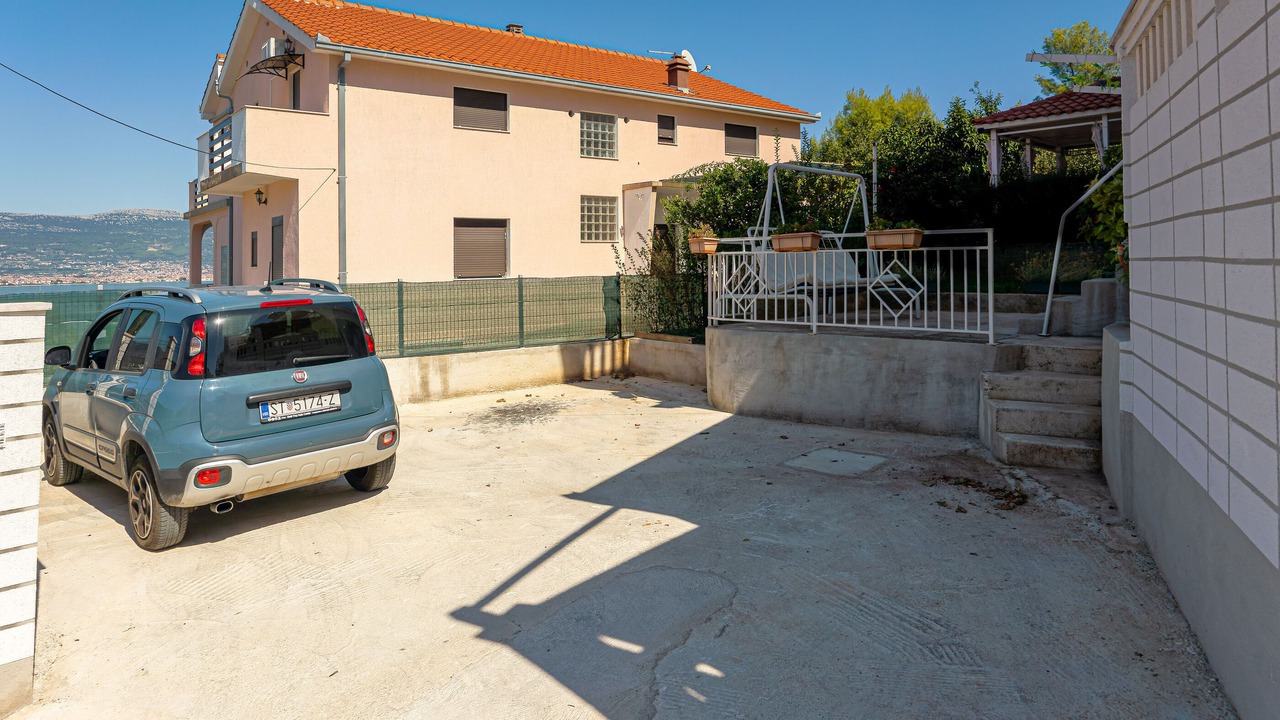Photo of Outdoor in Slatine