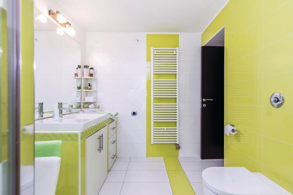 Photo of Bathroom in Bakar