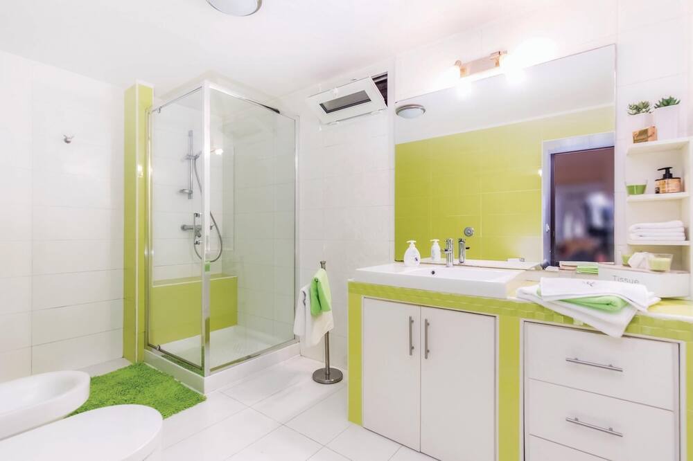 Photo of Bathroom in Bakar