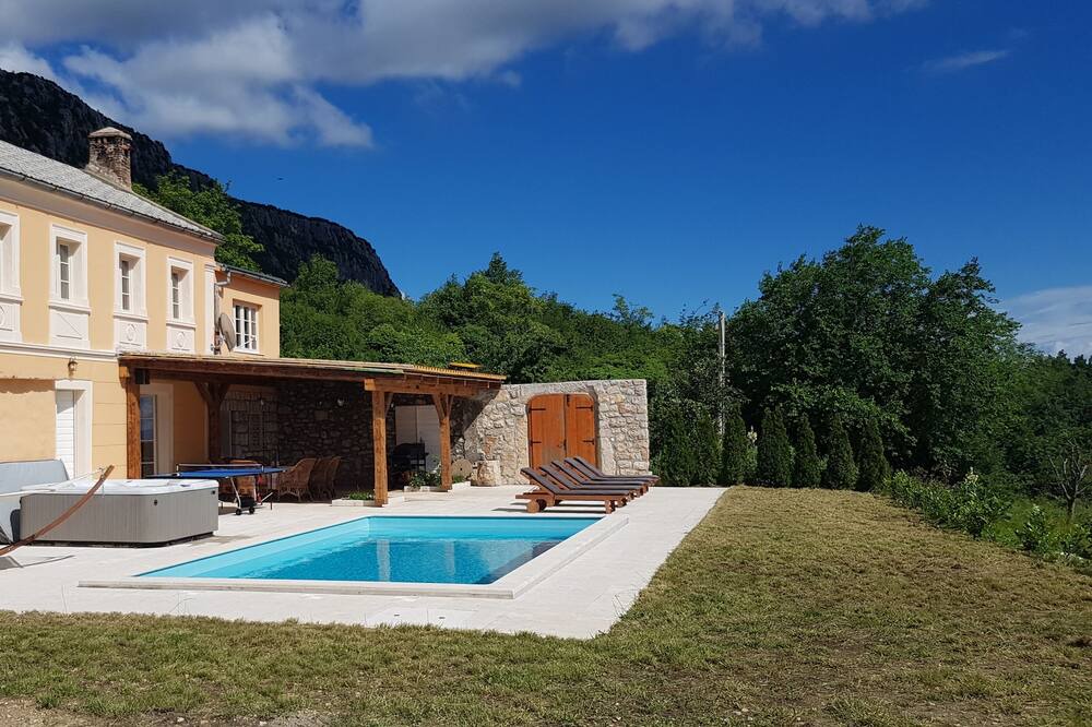Photo of Outdoor in Bribir